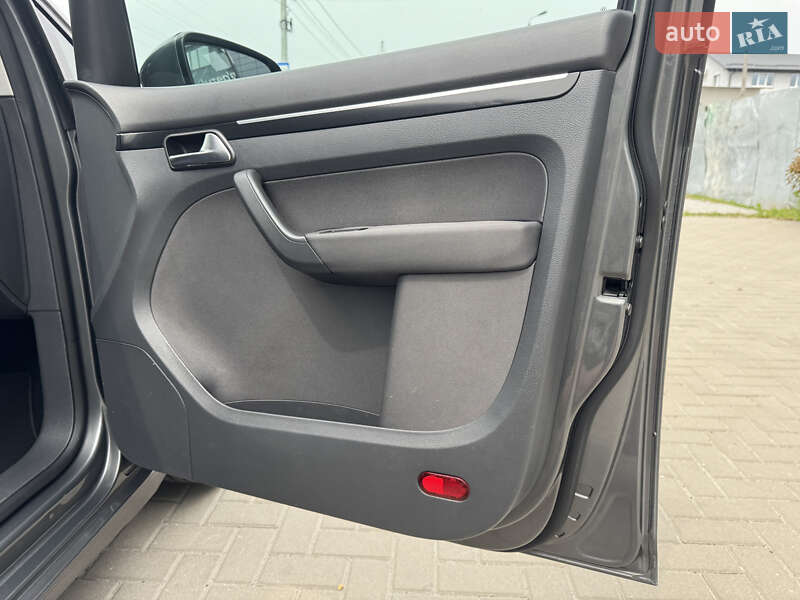 Минивэн Volkswagen Touran 2011 в Белой Церкви