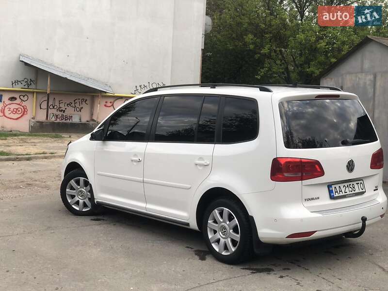 Volkswagen Touran 2011