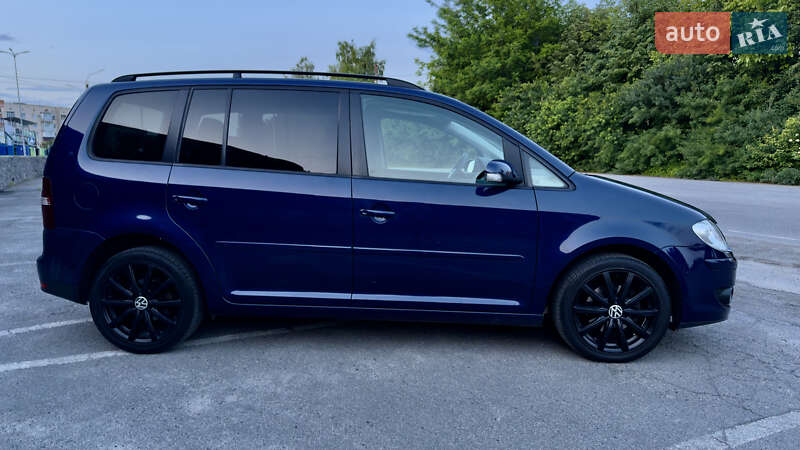 Минивэн Volkswagen Touran 2008 в Шепетовке
