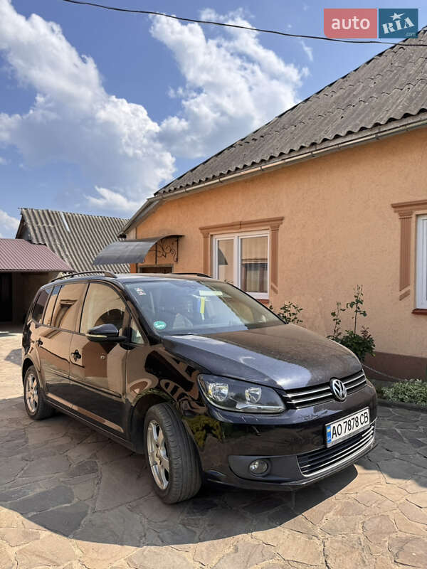 Volkswagen Touran 2011