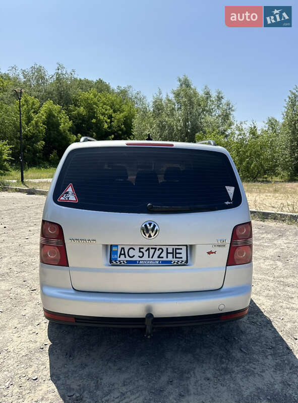 Мінівен Volkswagen Touran 2010 в Ковелі