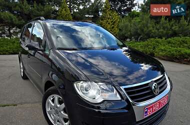 Минивэн Volkswagen Touran 2009 в 