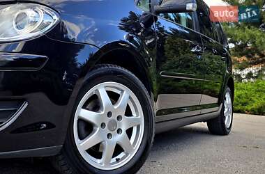 Минивэн Volkswagen Touran 2009 в 