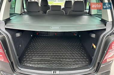 Минивэн Volkswagen Touran 2008 в 