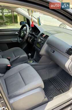 Минивэн Volkswagen Touran 2003 в 
