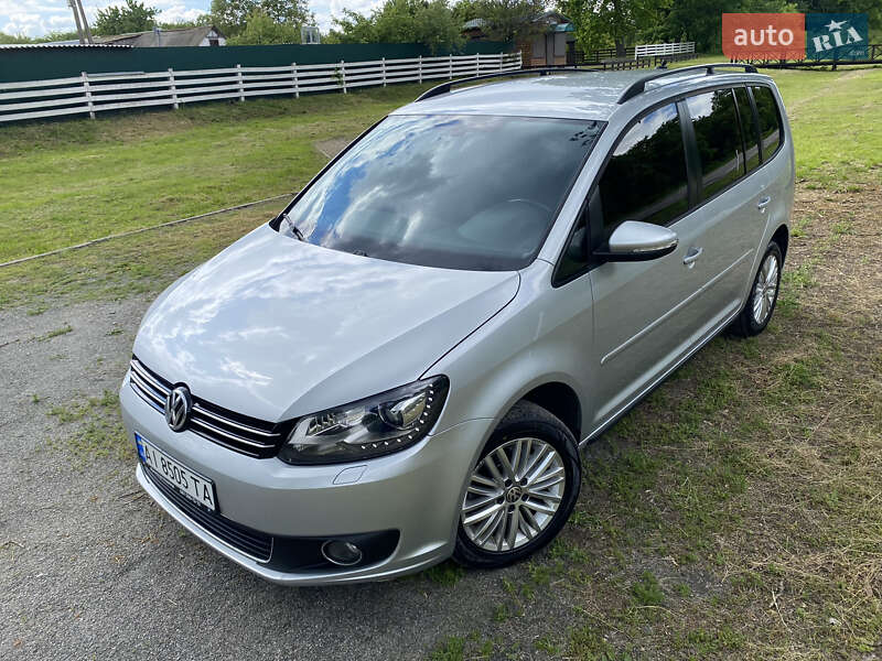 Минивэн Volkswagen Touran 2015 в 