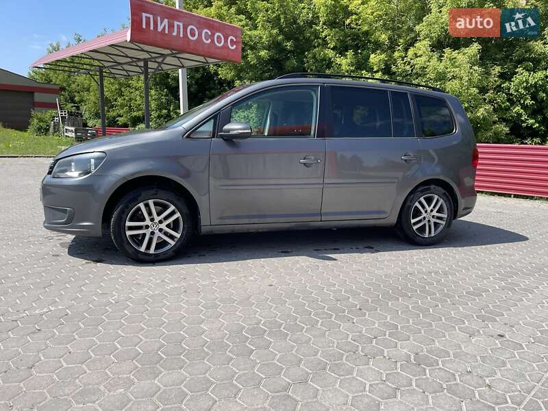 Минивэн Volkswagen Touran 2011 в Кременце