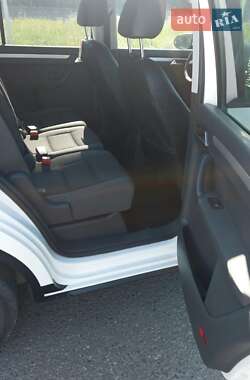 Минивэн Volkswagen Touran 2014 в 