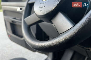 Минивэн Volkswagen Touran 2005 в 