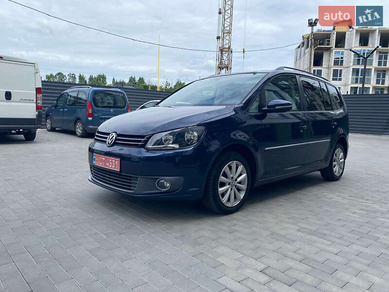 Мінівен Volkswagen Touran 2011 в 
