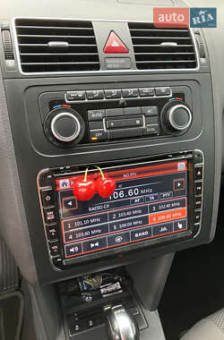 Минивэн Volkswagen Touran 2012 в 