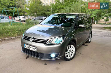Мінівен Volkswagen Touran 2011 в Харкові