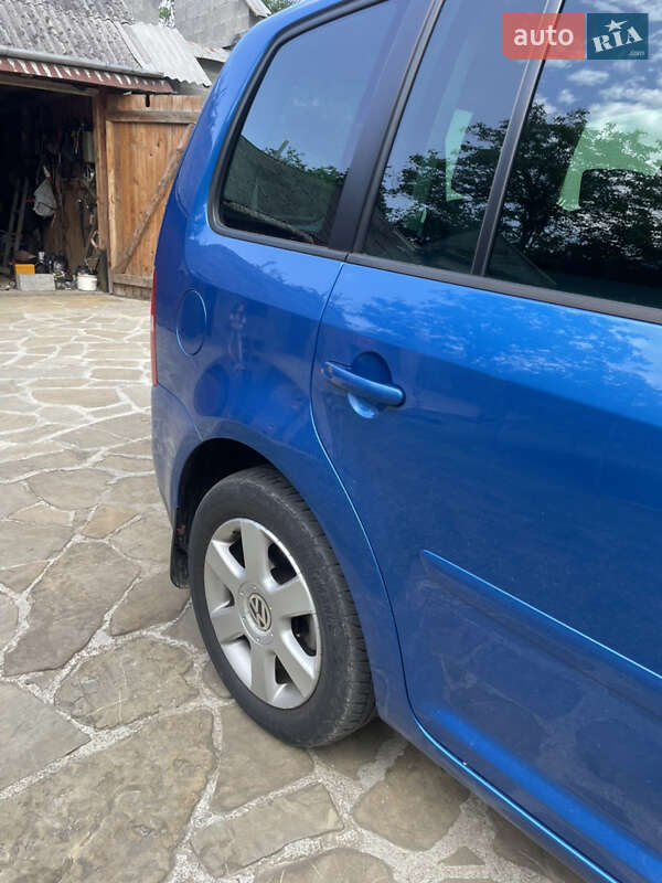 Минивэн Volkswagen Touran 2004 в Старом Самборе