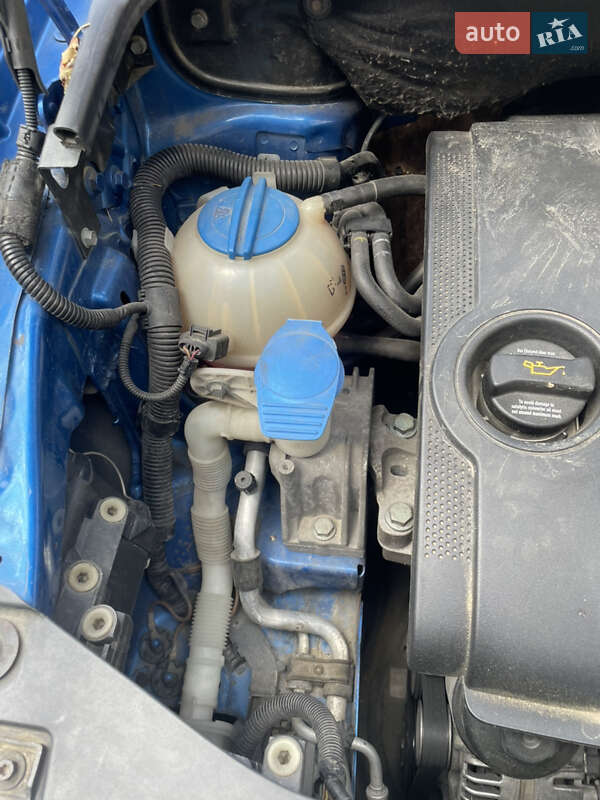 Минивэн Volkswagen Touran 2004 в Старом Самборе