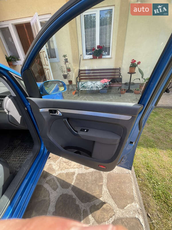 Минивэн Volkswagen Touran 2004 в Старом Самборе