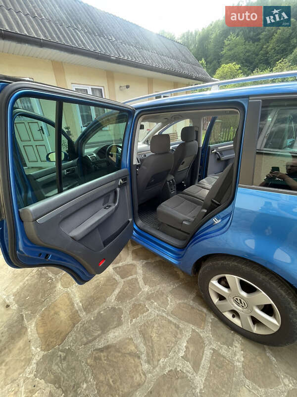 Минивэн Volkswagen Touran 2004 в Старом Самборе
