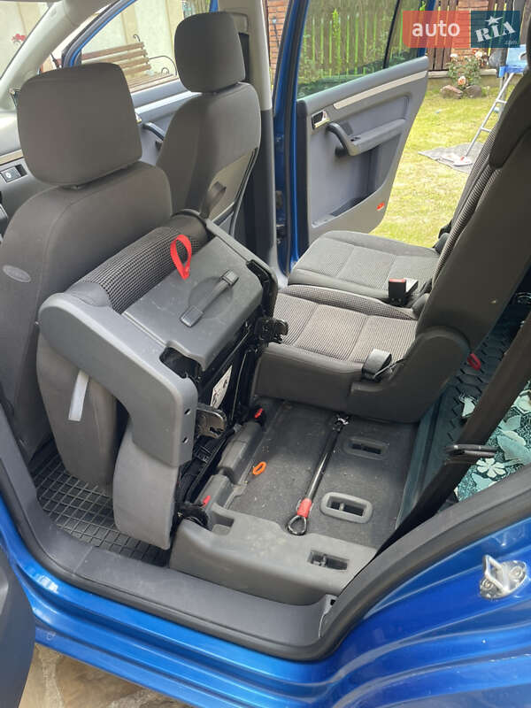 Минивэн Volkswagen Touran 2004 в Старом Самборе