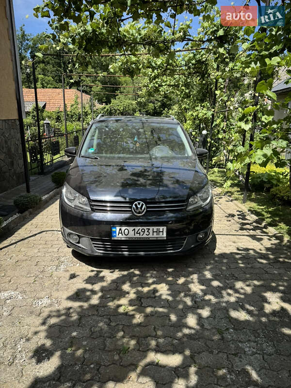 Минивэн Volkswagen Touran 2010 в 