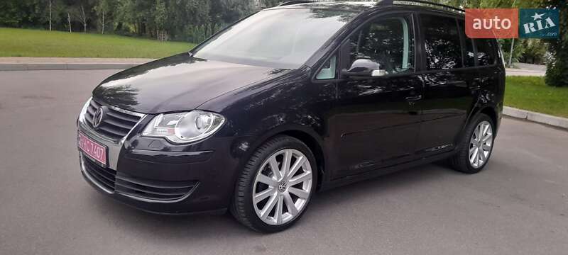 Мінівен Volkswagen Touran 2009 в Києві