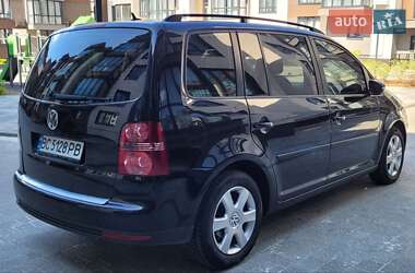 Минивэн Volkswagen Touran 2009 в 