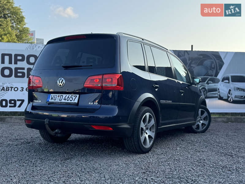 Минивэн Volkswagen Touran 2011 в Сарнах