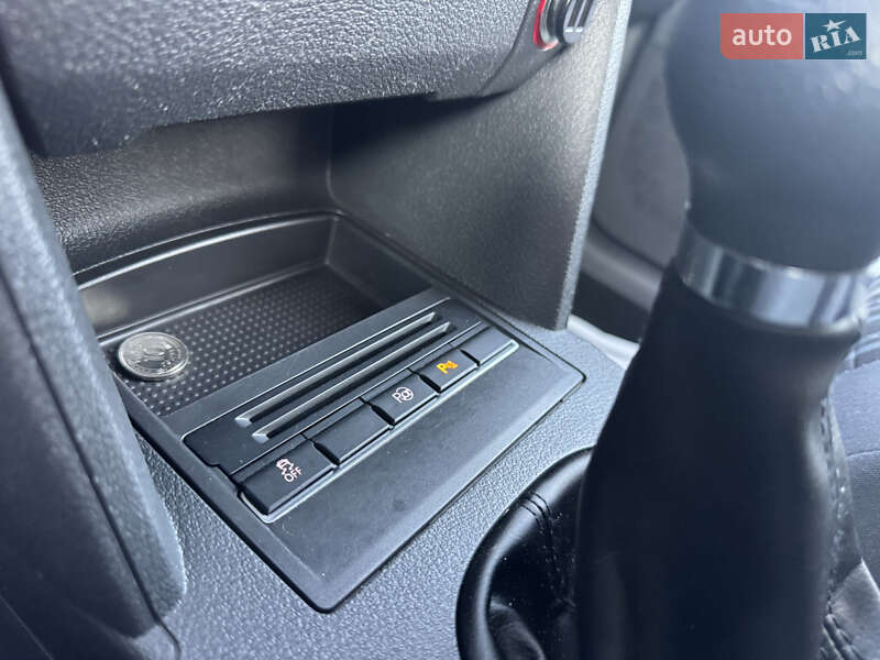 Минивэн Volkswagen Touran 2011 в Сарнах