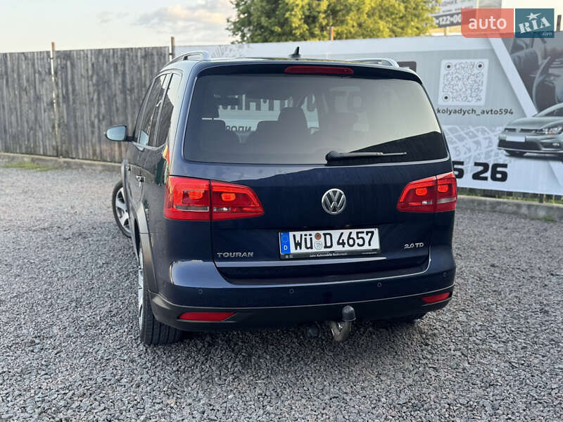 Минивэн Volkswagen Touran 2011 в Сарнах