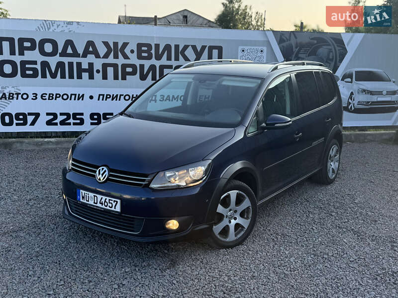 Минивэн Volkswagen Touran 2011 в Сарнах