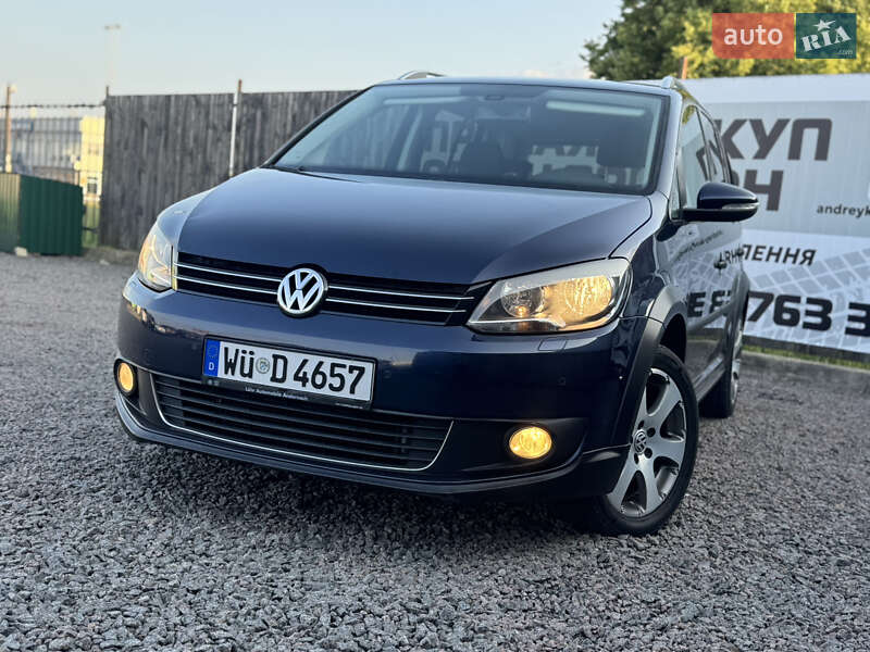 Минивэн Volkswagen Touran 2011 в Сарнах
