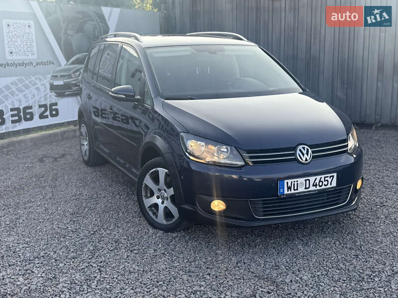 Минивэн Volkswagen Touran 2011 в Сарнах