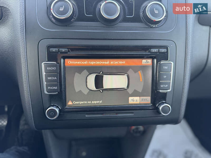 Минивэн Volkswagen Touran 2011 в Сарнах
