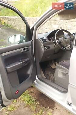 Минивэн Volkswagen Touran 2014 в 