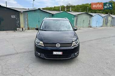 Минивэн Volkswagen Touran 2012 в 