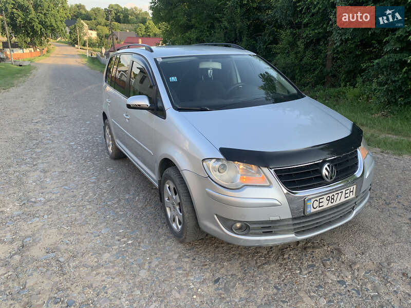 Минивэн Volkswagen Touran 2006 в Колинковцах