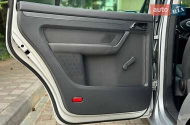 Минивэн Volkswagen Touran 2006 в 