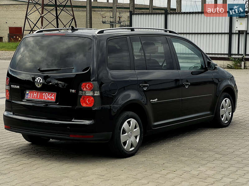 Мінівен Volkswagen Touran 2010 в Рожище
