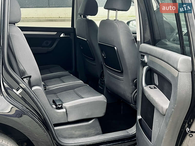 Мінівен Volkswagen Touran 2010 в Рожище