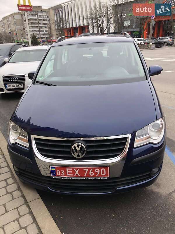 Минивэн Volkswagen Touran 2007 в Кельменцах