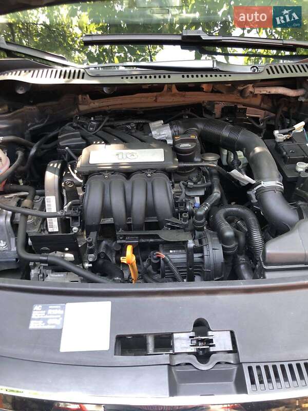 Минивэн Volkswagen Touran 2007 в Кельменцах