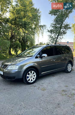 Минивэн Volkswagen Touran 2005 в Ровно