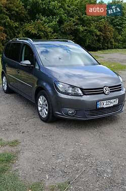 Мінівен Volkswagen Touran 2010 в 