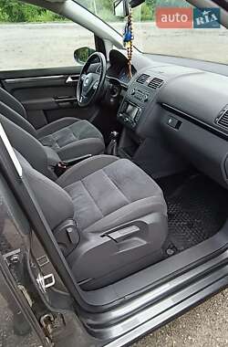 Мінівен Volkswagen Touran 2010 в 