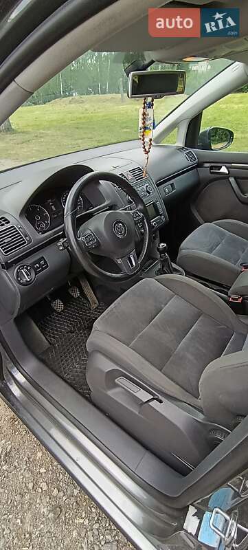 Мінівен Volkswagen Touran 2010 в Красилові