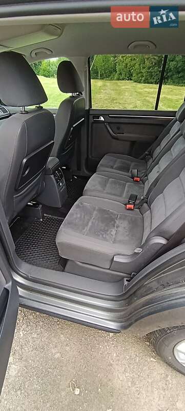 Мінівен Volkswagen Touran 2010 в Красилові