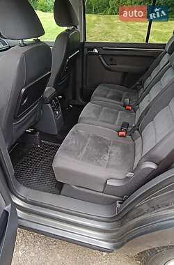 Мінівен Volkswagen Touran 2010 в 