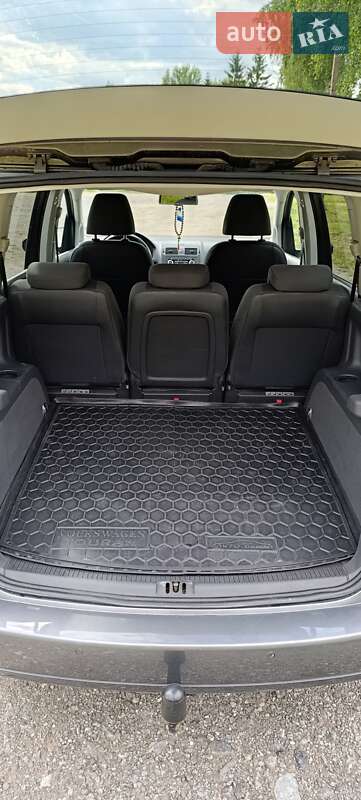 Мінівен Volkswagen Touran 2010 в Красилові