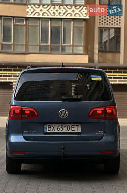 Минивэн Volkswagen Touran 2012 в 