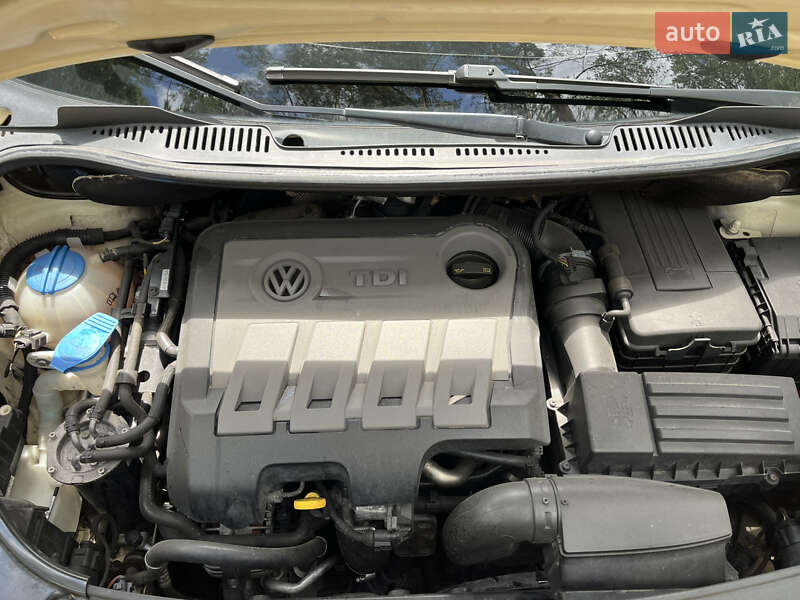 Мінівен Volkswagen Touran 2014 в Березному