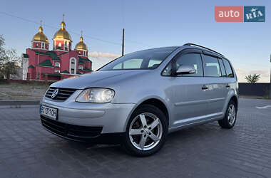 Минивэн Volkswagen Touran 2005 в Могилев-Подольске