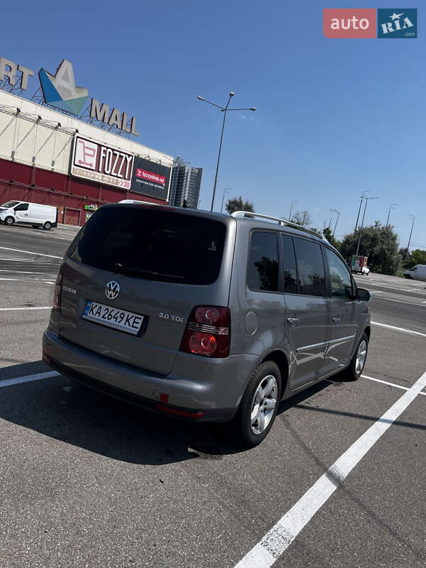 Мінівен Volkswagen Touran 2008 в Києві